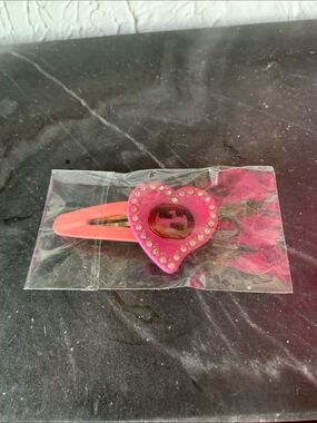 Pink Heart Rhinestone Snap Clip